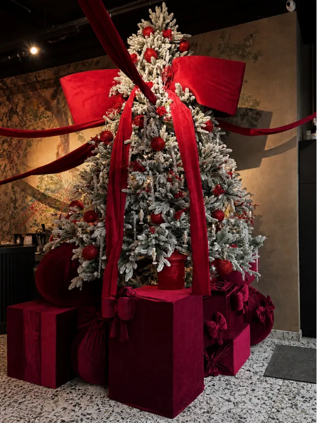 Un Noël Enchanté · închiriere brad 210 cm