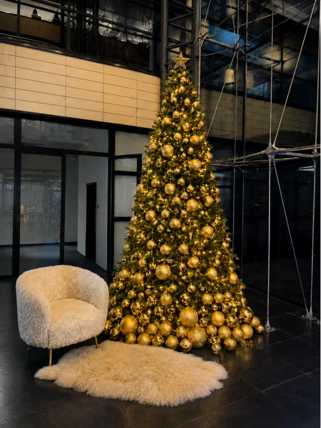 L'Art de Noël II · închiriere Christmas Corner 400 cm