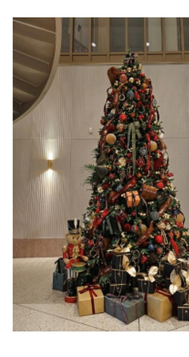 Le Conte de Noël, Clădirea Tandem
