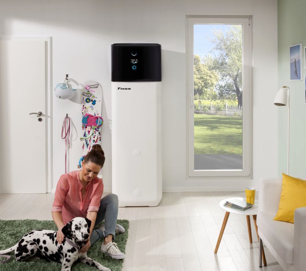 Daikin Altherma 3 R ECH2O EBSH integrată elegant în living